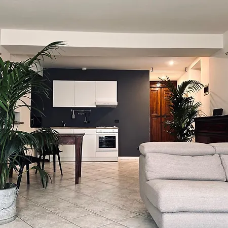 Appartement Holiday Curt De L'elba With Private Garden And Parking - Cernobbio